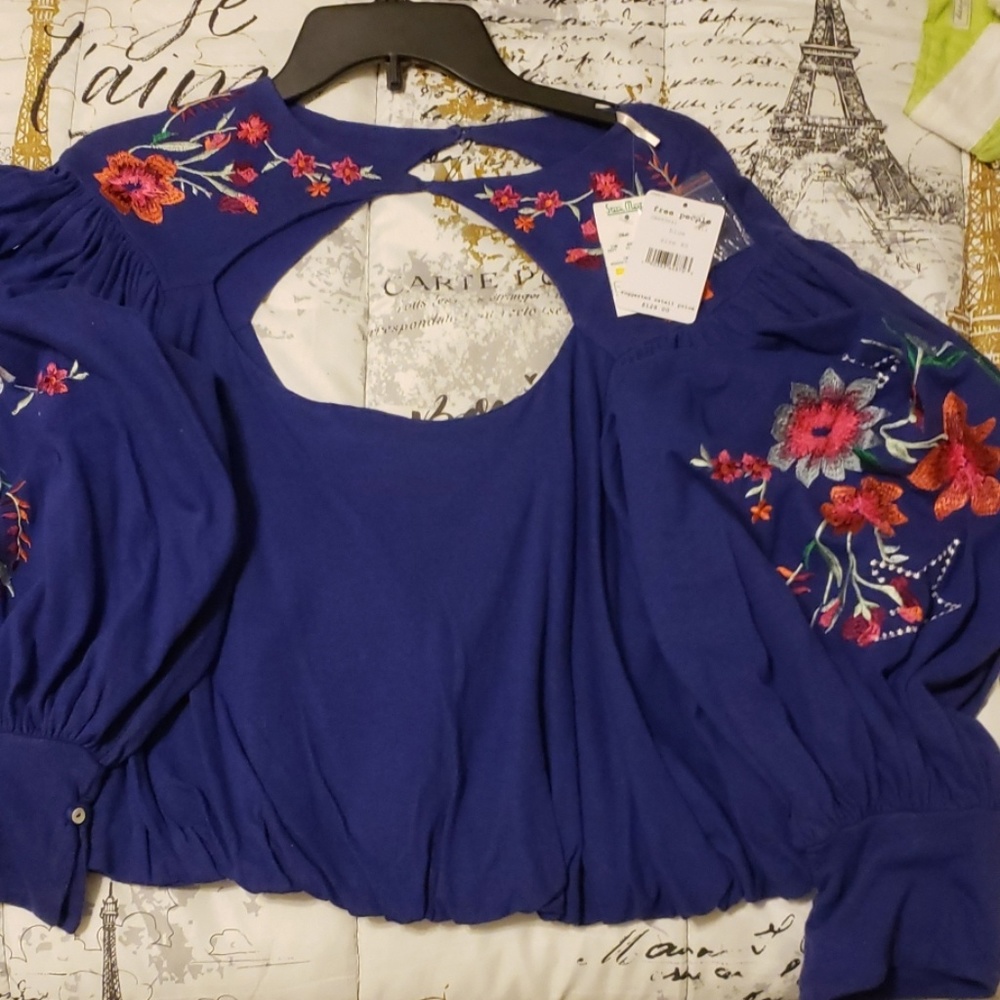 FREE PEOPLE OVERSIZED embroidery Crop top